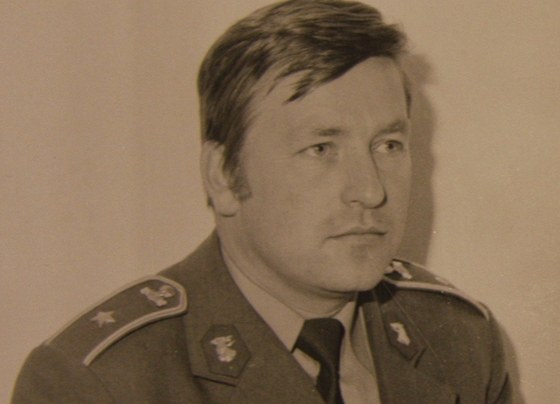 Krajský radní Václav Kuera je na archivním snímku v uniform Pohraniní stráe.