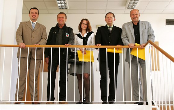 Ptice poslanc zvolených za Karlovarský kraj: (zleva) Jan Bure (ODS), Rudolf