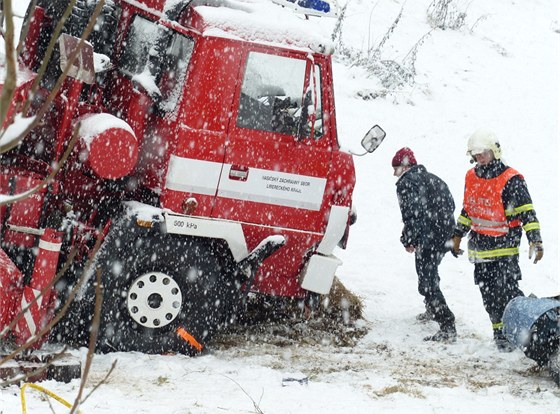 Hasii se sice snaili stetu s osobním vozidlem zabránit a udlali úhybný