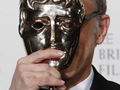 Herec Christoph Waltz s cenou BAFTA za vedlej roli ve filmu Nespoutan Django