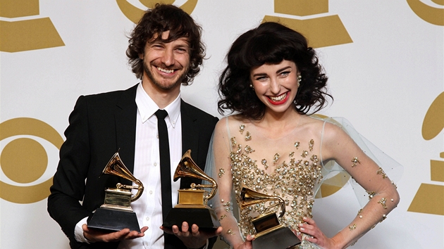 Grammy za rok 2012 - Gotye a Kimbra s cenami za vystoupení k písni Somebody...