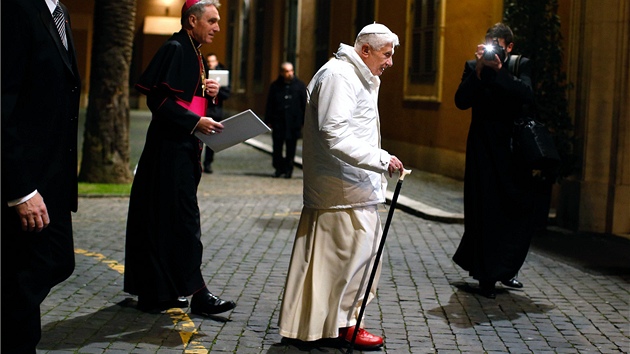 Pape Benedikt XVI. pichz na setkn s bohoslovci v mskm Romano Maggiore. (8. nora 2012)