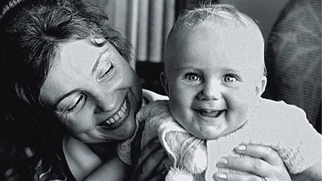 Malá Ester Janečková a její matka Marie Rút Křížková