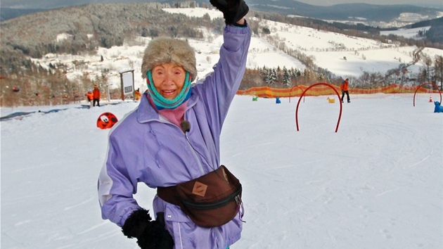 Devadestilet Vlasta Giese lyuje ve skiarelu Herlkovice - Bubkov (7. 2. 2013)