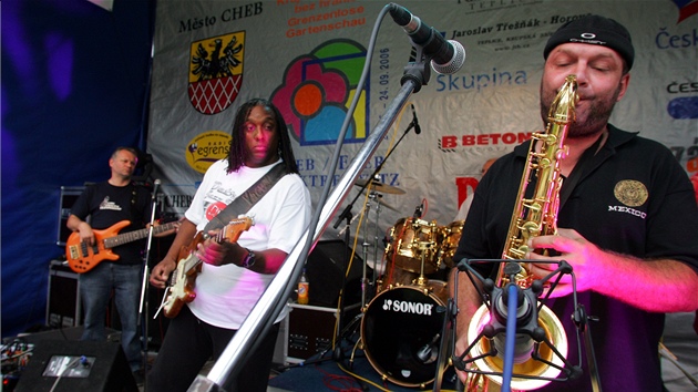 Jazzman Milan Krajíc (vpravo) obdržel Cenu města Karlovy Vary.