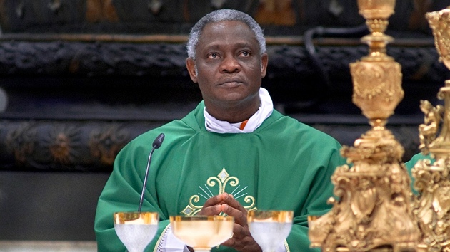 Ghansk kardinl Peter Turkson by se mohl stt prvnm papeem ern pleti. 