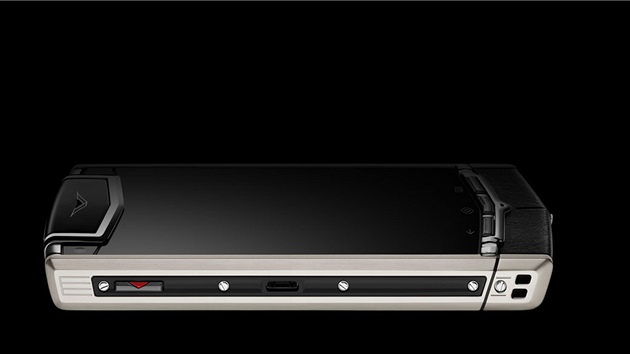 Vertu Ti - luxusní smartphone s Androidem (boční pohled)