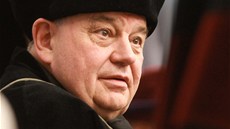 Arcibiskup pražský Dominik Duka na univerzitě v Hradci Králové, kde převzal Arcibiskup pražský Dominik Duka na univerzitě v Hradci Králové, kde převzal