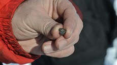 Úlomek meteoritu, který se rozpadl nad Uralem Úlomek meteoritu, který se rozpadl nad Uralem