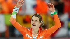 Nizozemská rychlobruslařka Ireen Wüstová se raduje z obhájení titulu mistryně Nizozemská rychlobruslařka Ireen Wüstová se raduje z obhájení titulu mistryně