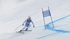 Rakouský lya Romed Baumann na trati superkombinaního sjezdu na mistrovství