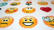 Smajlíků má Skype tolik, že s nimi může tapetovat... Smajlíků má Skype tolik, že s nimi může tapetovat...