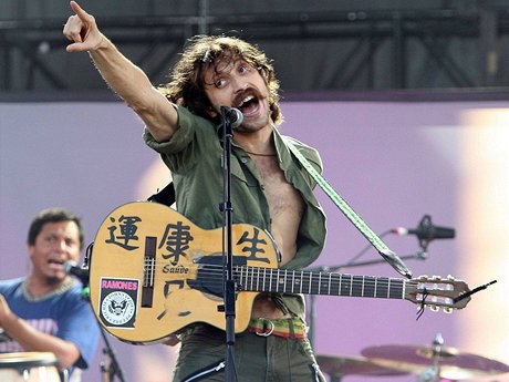 Gogol Bordello v roce 2009.