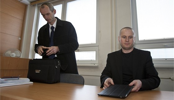 Tomá Jarolím (vpravo) u soudu