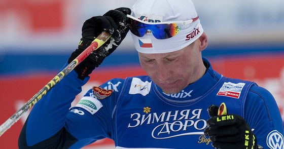 Bec na lyích Luká Bauer v cíli skiatlonu na MS ve Val di Fiemme