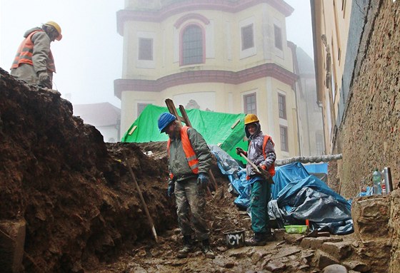 V míst plánované pístavby muzea v Litomyli objevili archeologové pozstatky