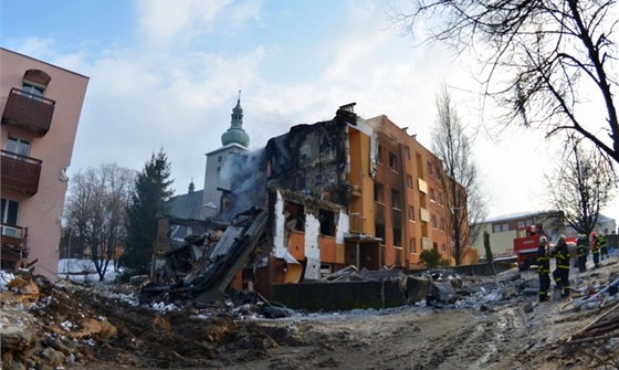 Zbytky domu, který rozmetaly exploze, v prbhu druhé poloviny února a bezna zmizely. Na pozemku vznikne pietní místo.