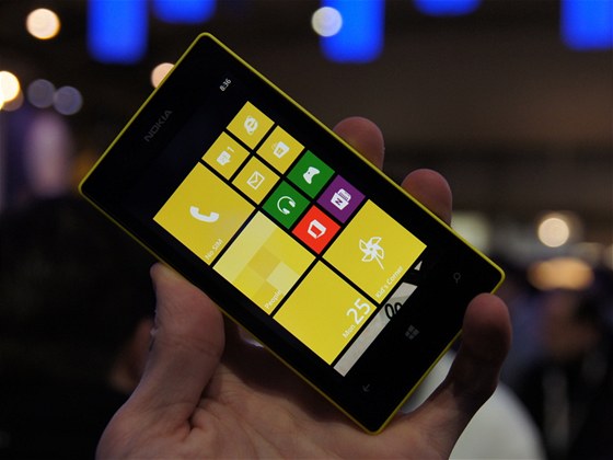 Nokia Lumia 520 na veletrhu MWC v Barcelon
