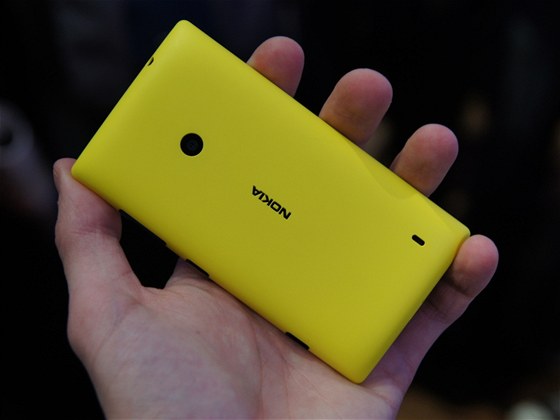 Nokia Lumia 520 na veletrhu MWC v Barcelon