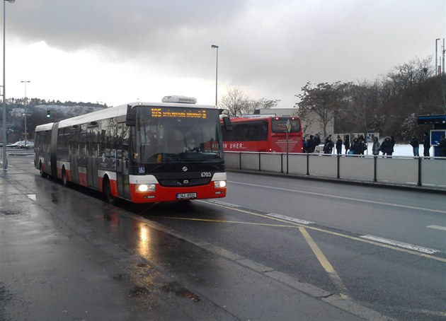 Nízkopodlaních autobus na lince 125 pojede mén.