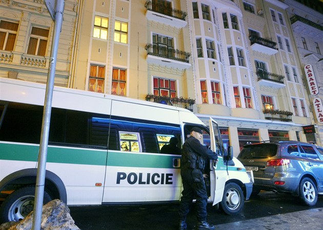 Zásah policie v noním klubu v ulici Ve Smekách