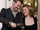 Oscar - Glen Hansard a Markéta Irglová s cenou za nejlepí filmovou píse -