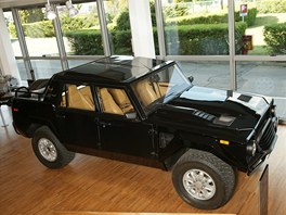 Lamborghini LM002