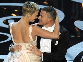 Oscar 2013 - Channing Tatum a Charlize Theron pi tanením vystoupení