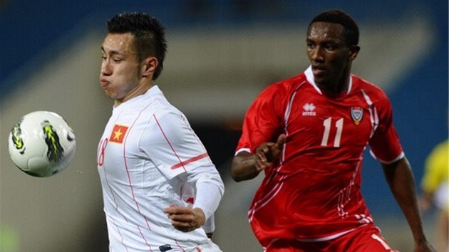 Michal Nguyen (vlevo) je fotbalistou Mostu a také vietnamské reprezentace.