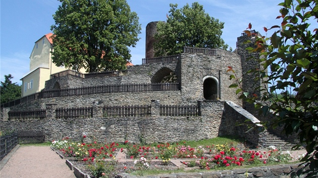 Hrad Svojanov proel za posledn lta rozshlou rekonstrukc. 