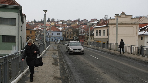 erotnovo nmst. Je to nejstar osdlen msto na zem Tebe. V souasn dob tu ale dominuje doprava. Ani most pes eku Jihlavu nen pro chodce pli pjemn.