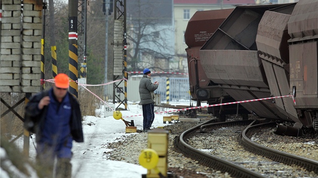 Nehoda zastavila provoz na hlavn trati v seku Karlovy Vary - Chodov a nejezd ani osobn vlaky do Star Role a zpt na trati do Johanngeorgenstadtu.
