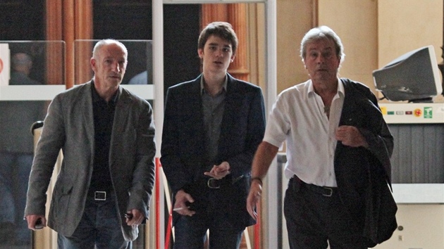 Alain Delon a jeho syn Alain-Fabien u soudu kvli porunictv (5. z 2010)