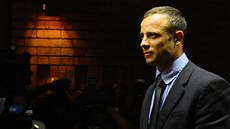 Oscar Pistorius u soudu v Pretorii (19. února 2013)