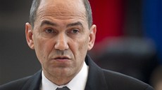 Slovenský premiér Janez Janša doplatil i na své korupční aféry. Jeho vláda Slovenský premiér Janez Janša doplatil i na své korupční aféry. Jeho vláda