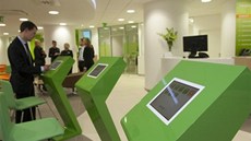 První pobočka Sberbank v České republice. Banka vznikla přejmenováním Volksbank. První pobočka Sberbank v České republice. Banka vznikla přejmenováním Volksbank.