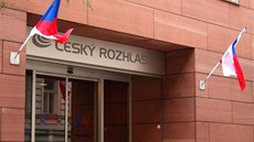 Na budově Českého rozhlasu zavlála jen vlajka ČR (1. ledna 2009) Na budově Českého rozhlasu zavlála jen vlajka ČR (1. ledna 2009)