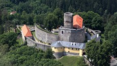 Hrad Svojanov steil od 13. století hranici mezi Moravou a echami. Karel IV....