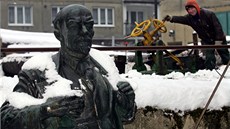 Socha Vladimíra Iljiče Lenina na pile Lázeňských lesů v Březové u Karlových Socha Vladimíra Iljiče Lenina na pile Lázeňských lesů v Březové u Karlových