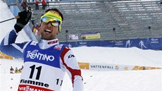 Francouzský sdruženář Jason Lamy Chappuis slaví zlatou medaili z MS ve Val di Francouzský sdruženář Jason Lamy Chappuis slaví zlatou medaili z MS ve Val di