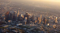 Střed města (Downtown) Los Angeles přes den kypí životem, v noci je prakticky... Střed města (Downtown) Los Angeles přes den kypí životem, v noci je prakticky...