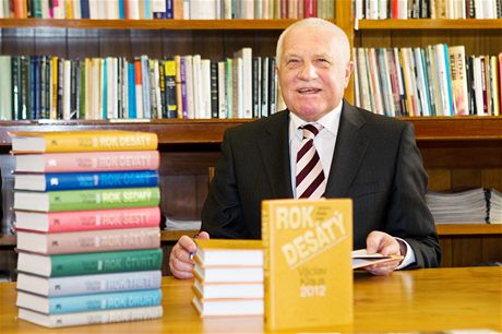 Bývalý eský prezident Václav Klaus pedstaví na veletrhu v Havlíkov Brod svou dalí knihu - eská republika na rozcestí: as rozhodnutí.