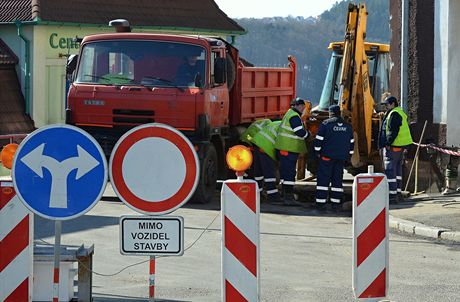 Uzavení provozu na kiovatce v Táboe. 