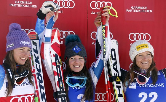 Zleva Tina Mazeová, Tina Weiratherová a Julia Mancusová.