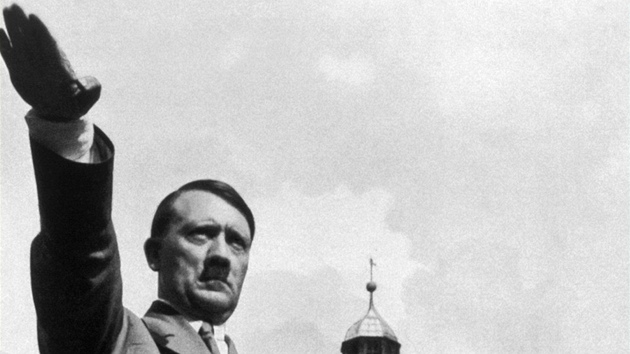 Adolf Hitler. Jeho chvíle přišla za hospodářské krize, kdy se k němu přidaly, v obavě před dělnickým hnutím, konzervativní elity a podnikatelé.