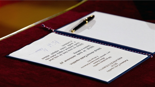 Podpis Miloe Zemana na prezidentskm slibu, kter pronesl ve Vladislavskm sle Praskho hradu. (8. bezna 2013) 
