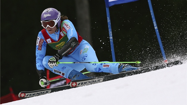 Slovinka Tina Mazeov pi obm slalomu v nmeckm Ofterschwangu.