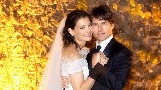 Katie Holmesov a Tom Cruise na oficiln svatebn fotografii (m, 18. listopadu 2006) 
