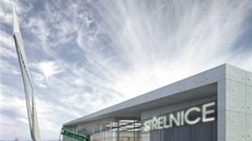 Umělecky vyvedený oštěp před novou Střelnicí. Umělecky vyvedený oštěp před novou Střelnicí.
