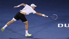 Tomá Berdych ve finále turnaje v Dubaji proti Novaku Djokoviovi.